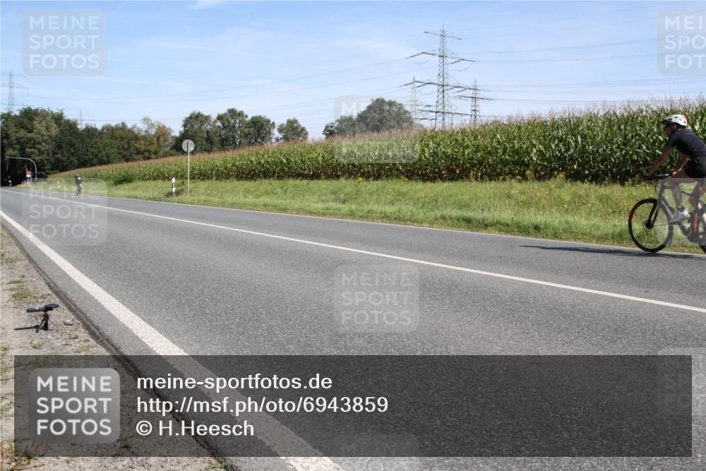 01.09.2024 - 17. Tribühne Triathlon H.Heesch http://msf.ph/oto/6943859 01.09.2024 11:41:18 Radfahren 315, 376, 491 meine-sportfotos.de