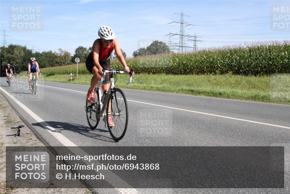 01.09.2024 - 17. Tribühne Triathlon H.Heesch http://msf.ph/oto/6943868 01.09.2024 11:41:35 Radfahren 383, 411, 472, 475 meine-sportfotos.de