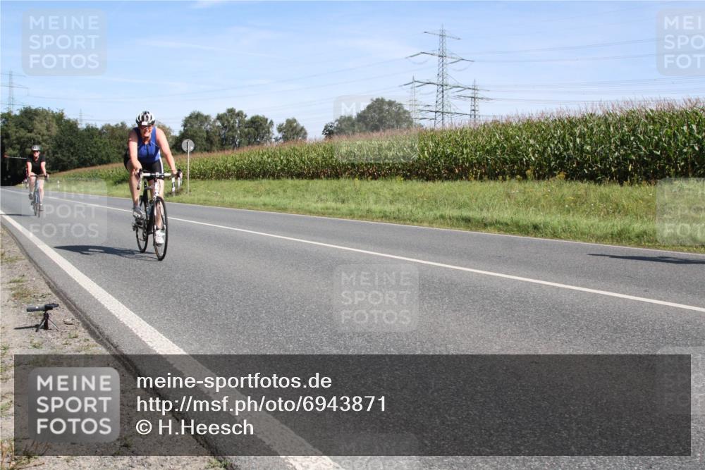01.09.2024 - 17. Tribühne Triathlon H.Heesch http://msf.ph/oto/6943871 01.09.2024 11:41:36 Radfahren 383, 411, 472, 475 meine-sportfotos.de