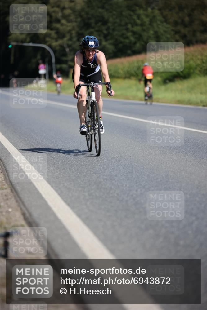 01.09.2024 - 17. Tribühne Triathlon H.Heesch http://msf.ph/oto/6943872 01.09.2024 11:35:03 Radfahren 324, 386, 451, 510 meine-sportfotos.de