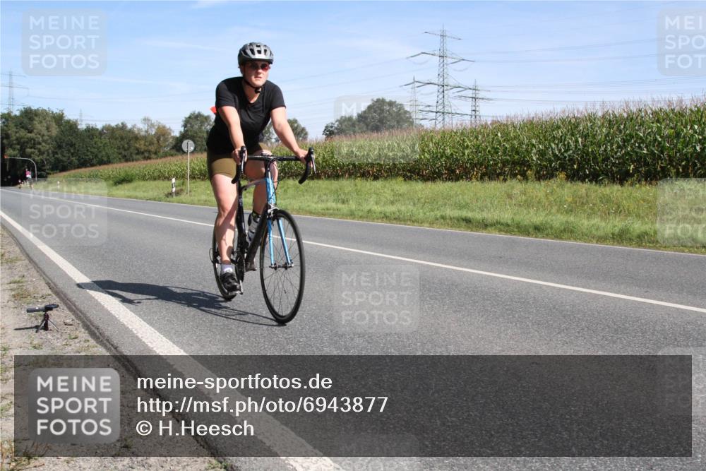 01.09.2024 - 17. Tribühne Triathlon H.Heesch http://msf.ph/oto/6943877 01.09.2024 11:41:37 Radfahren 383, 411, 472, 475 meine-sportfotos.de