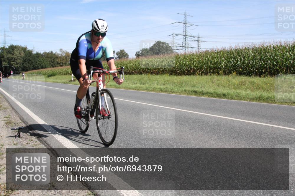 01.09.2024 - 17. Tribühne Triathlon H.Heesch http://msf.ph/oto/6943879 01.09.2024 11:41:43 Radfahren 457, 560 meine-sportfotos.de