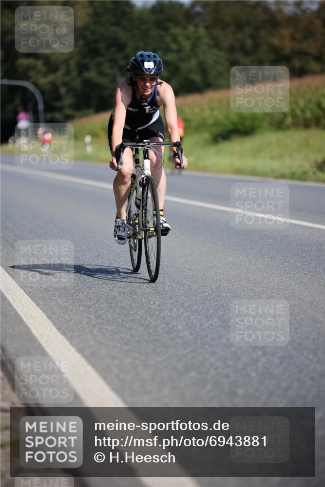 01.09.2024 - 17. Tribühne Triathlon H.Heesch http://msf.ph/oto/6943881 01.09.2024 11:35:03 Radfahren 324, 386, 451, 510 meine-sportfotos.de