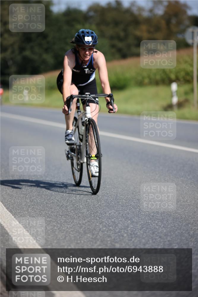 01.09.2024 - 17. Tribühne Triathlon H.Heesch http://msf.ph/oto/6943888 01.09.2024 11:35:04 Radfahren 386, 413, 451, 510 meine-sportfotos.de