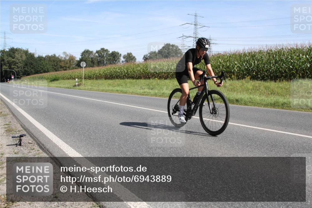 01.09.2024 - 17. Tribühne Triathlon H.Heesch http://msf.ph/oto/6943889 01.09.2024 11:41:50 Radfahren 456, 457, 528 meine-sportfotos.de