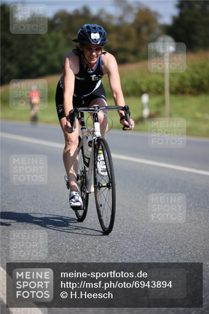 01.09.2024 - 17. Tribühne Triathlon H.Heesch http://msf.ph/oto/6943894 01.09.2024 11:35:04 Radfahren 386, 413, 451, 510 meine-sportfotos.de