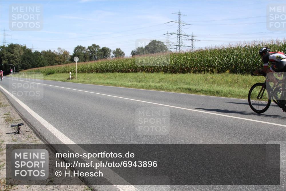 01.09.2024 - 17. Tribühne Triathlon H.Heesch http://msf.ph/oto/6943896 01.09.2024 11:42:19 Radfahren 467, 474, 488, 495 meine-sportfotos.de