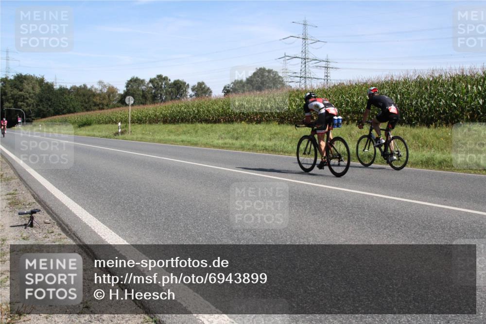 01.09.2024 - 17. Tribühne Triathlon H.Heesch http://msf.ph/oto/6943899 01.09.2024 11:42:20 Radfahren 467, 474, 488, 495 meine-sportfotos.de
