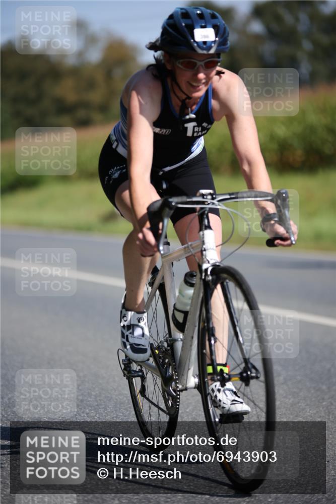 01.09.2024 - 17. Tribühne Triathlon H.Heesch http://msf.ph/oto/6943903 01.09.2024 11:35:04 Radfahren 386, 413, 451, 510 meine-sportfotos.de