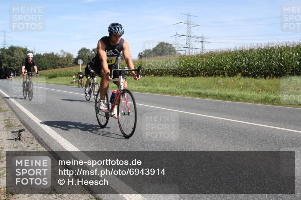 01.09.2024 - 17. Tribühne Triathlon H.Heesch http://msf.ph/oto/6943914 01.09.2024 11:42:33 Radfahren 60, 509, 512, 555 meine-sportfotos.de