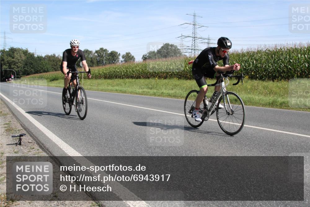 01.09.2024 - 17. Tribühne Triathlon H.Heesch http://msf.ph/oto/6943917 01.09.2024 11:42:33 Radfahren 60, 509, 512, 555 meine-sportfotos.de