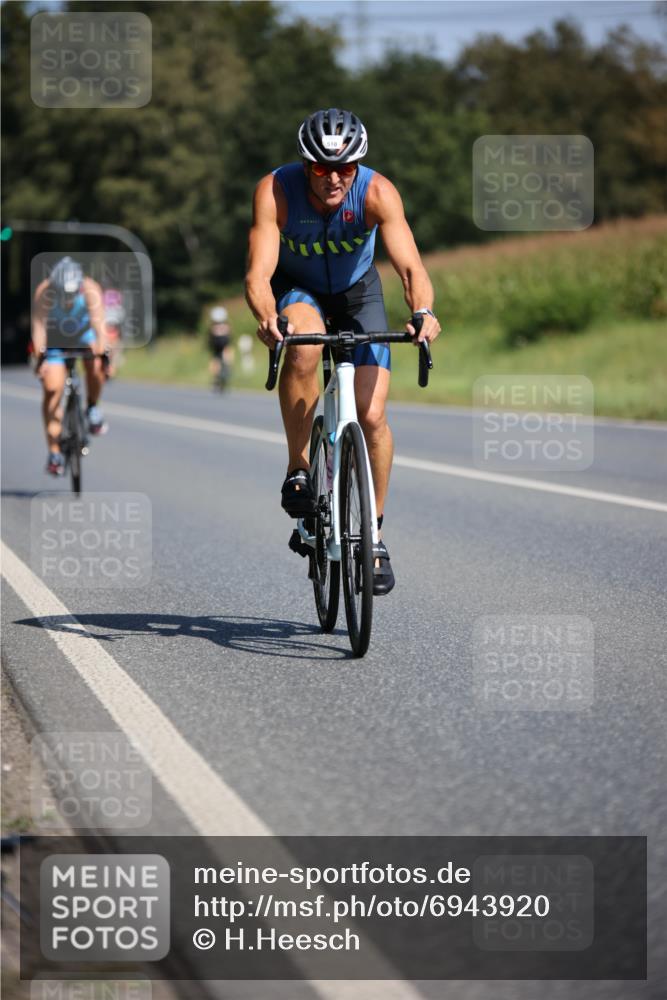 01.09.2024 - 17. Tribühne Triathlon H.Heesch http://msf.ph/oto/6943920 01.09.2024 11:35:12 Radfahren 413, 449, 510 meine-sportfotos.de