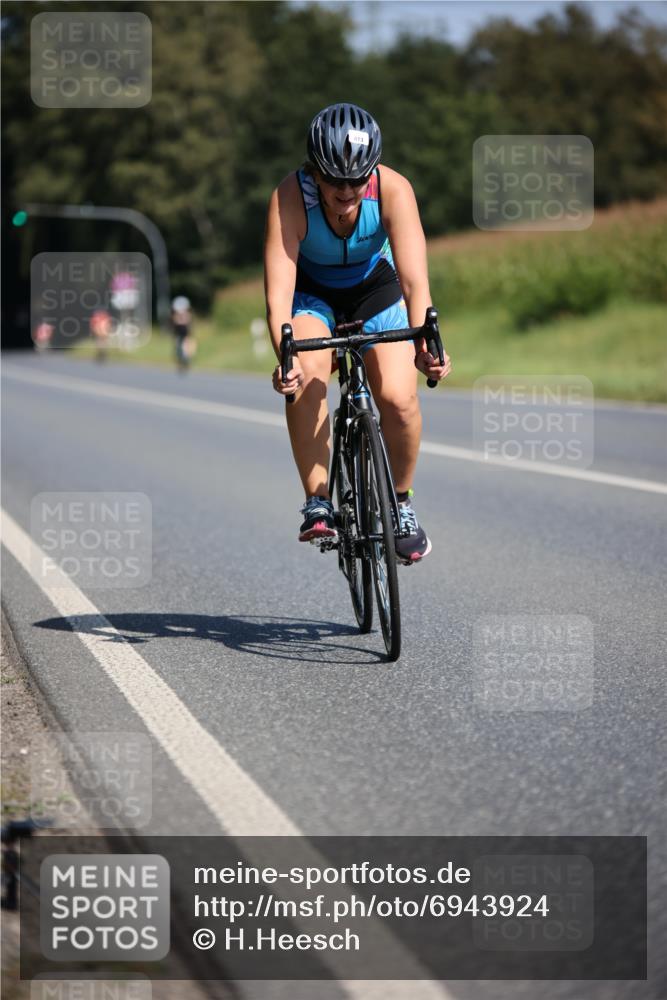 01.09.2024 - 17. Tribühne Triathlon H.Heesch http://msf.ph/oto/6943924 01.09.2024 11:35:14 Radfahren 413, 449, 510 meine-sportfotos.de