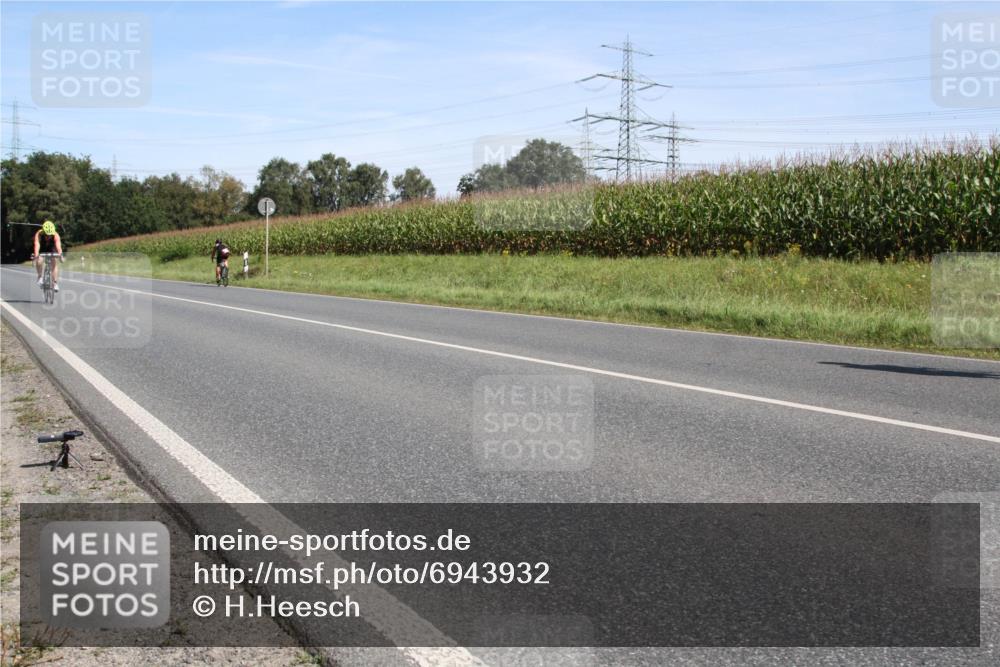 01.09.2024 - 17. Tribühne Triathlon H.Heesch http://msf.ph/oto/6943932 01.09.2024 11:42:45 Radfahren 427, 478, 499, 500, 504, 551 meine-sportfotos.de