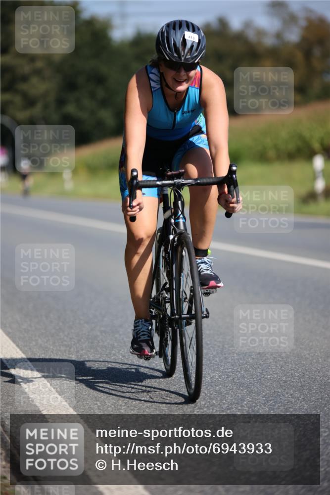 01.09.2024 - 17. Tribühne Triathlon H.Heesch http://msf.ph/oto/6943933 01.09.2024 11:35:14 Radfahren 413, 449, 510 meine-sportfotos.de