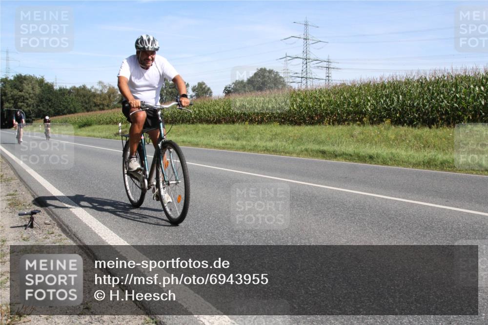 01.09.2024 - 17. Tribühne Triathlon H.Heesch http://msf.ph/oto/6943955 01.09.2024 11:43:23 Radfahren 399, 490, 516, 519, 532, 553 meine-sportfotos.de