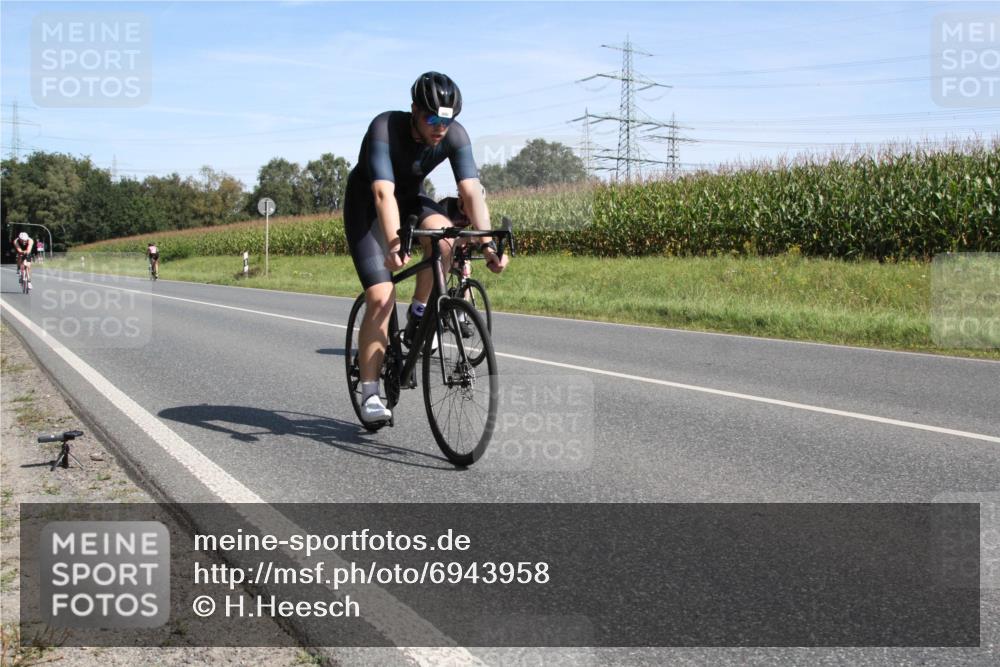 01.09.2024 - 17. Tribühne Triathlon H.Heesch http://msf.ph/oto/6943958 01.09.2024 11:43:26 Radfahren 399, 490, 516, 519, 532 meine-sportfotos.de