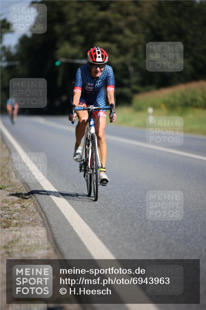01.09.2024 - 17. Tribühne Triathlon H.Heesch http://msf.ph/oto/6943963 01.09.2024 11:36:00 Radfahren 394, 425, 430, 534 meine-sportfotos.de