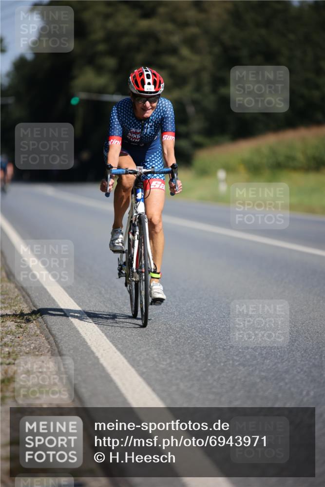 01.09.2024 - 17. Tribühne Triathlon H.Heesch http://msf.ph/oto/6943971 01.09.2024 11:36:00 Radfahren 394, 425, 430, 534 meine-sportfotos.de