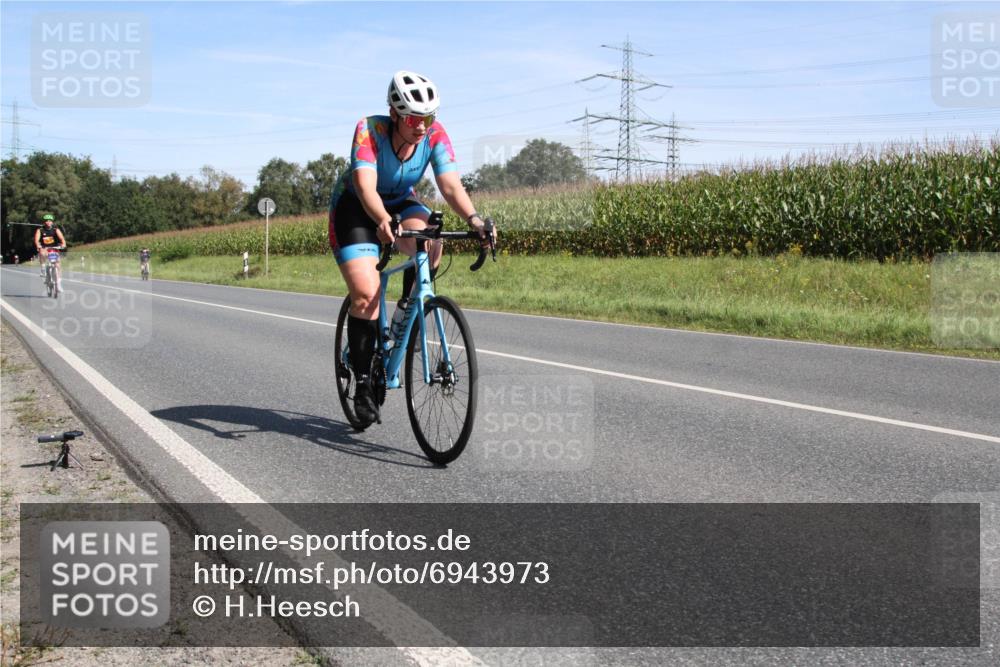 01.09.2024 - 17. Tribühne Triathlon H.Heesch http://msf.ph/oto/6943973 01.09.2024 11:43:39 Radfahren 355, 461, 537 meine-sportfotos.de