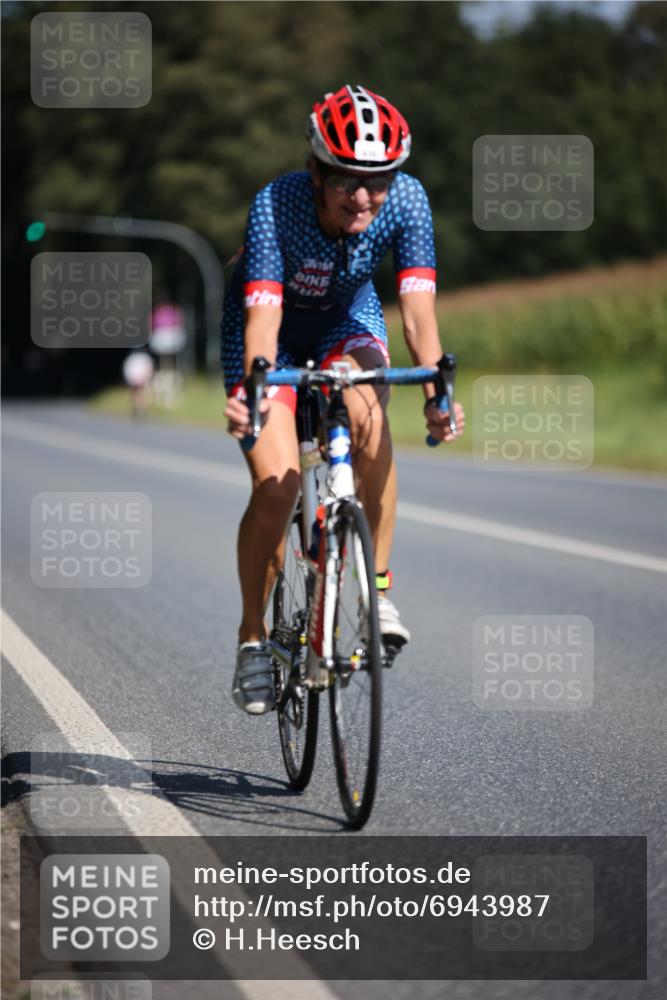 01.09.2024 - 17. Tribühne Triathlon H.Heesch http://msf.ph/oto/6943987 01.09.2024 11:36:00 Radfahren 394, 425, 430, 534 meine-sportfotos.de