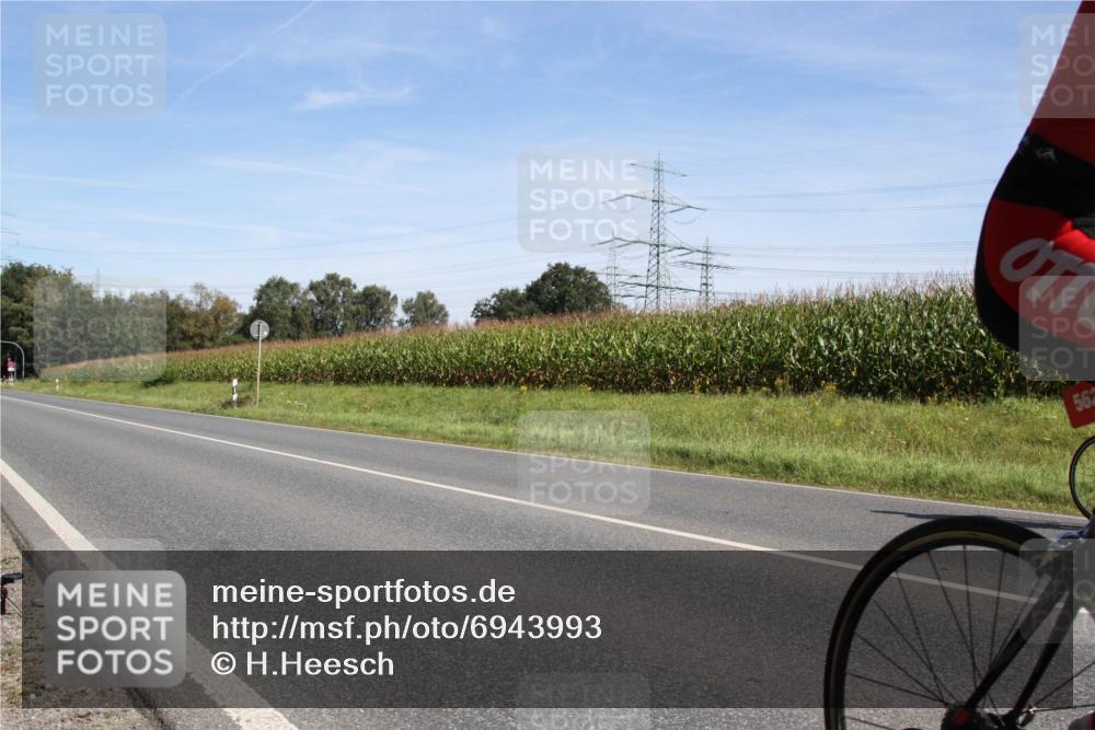 01.09.2024 - 17. Tribühne Triathlon H.Heesch http://msf.ph/oto/6943993 01.09.2024 11:44:25 Radfahren 465, 471, 562 meine-sportfotos.de