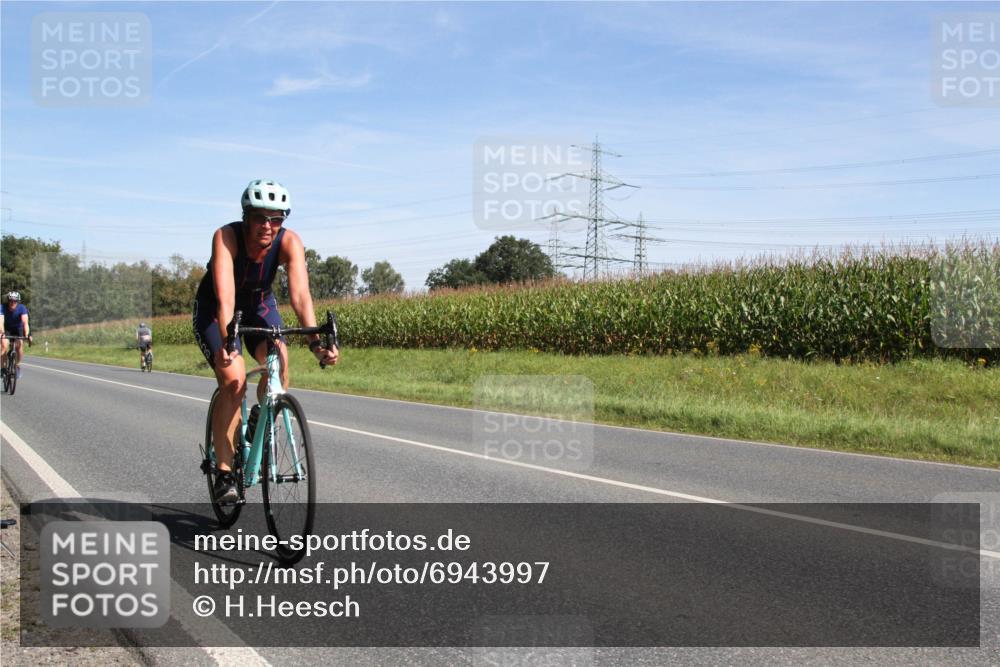 01.09.2024 - 17. Tribühne Triathlon H.Heesch http://msf.ph/oto/6943997 01.09.2024 11:44:29 Radfahren 465, 471, 518, 531, 562 meine-sportfotos.de