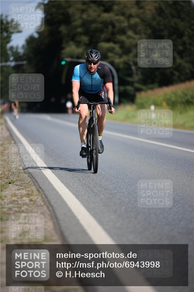 01.09.2024 - 17. Tribühne Triathlon H.Heesch http://msf.ph/oto/6943998 01.09.2024 11:36:09 Radfahren 394, 505, 550 meine-sportfotos.de
