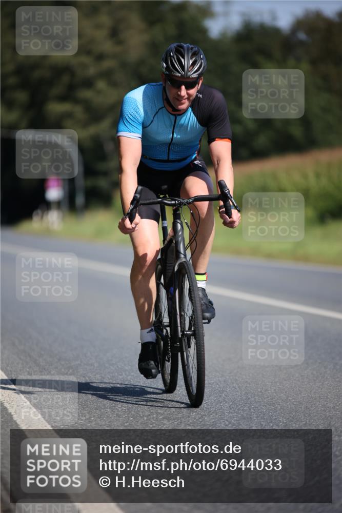 01.09.2024 - 17. Tribühne Triathlon H.Heesch http://msf.ph/oto/6944033 01.09.2024 11:36:09 Radfahren 394, 505, 550 meine-sportfotos.de
