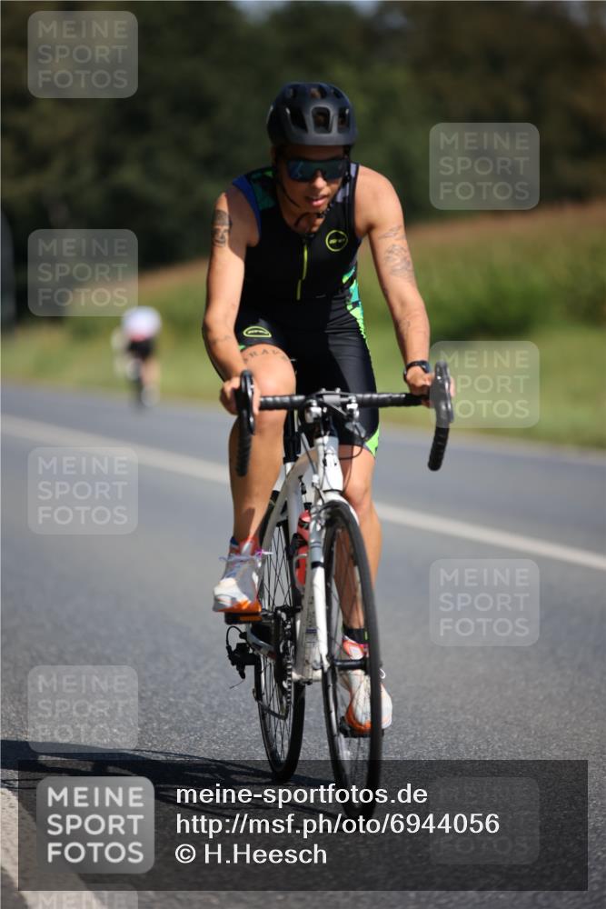 01.09.2024 - 17. Tribühne Triathlon H.Heesch http://msf.ph/oto/6944056 01.09.2024 11:36:22 Radfahren 312, 382, 446, 470, 538 meine-sportfotos.de