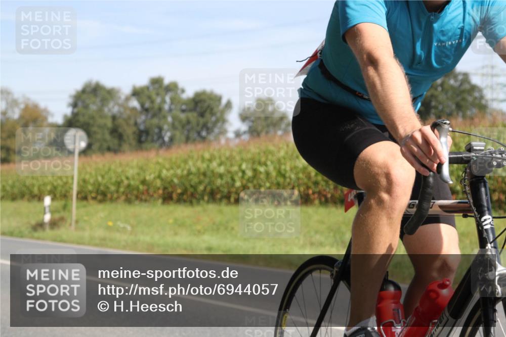 01.09.2024 - 17. Tribühne Triathlon H.Heesch http://msf.ph/oto/6944057 01.09.2024 11:45:33 Radfahren 448, 533 meine-sportfotos.de