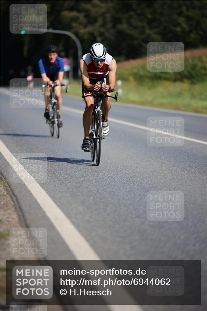 01.09.2024 - 17. Tribühne Triathlon H.Heesch http://msf.ph/oto/6944062 01.09.2024 11:36:24 Radfahren 312, 382, 446, 470, 545 meine-sportfotos.de