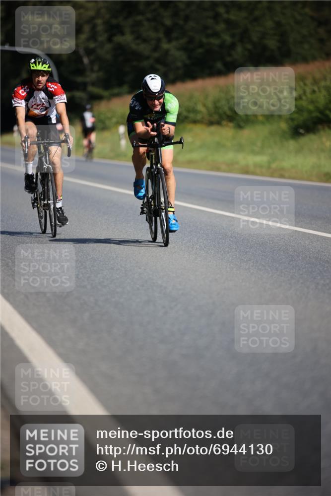 01.09.2024 - 17. Tribühne Triathlon H.Heesch http://msf.ph/oto/6944130 01.09.2024 11:36:33 Radfahren 309, 330, 341, 409, 475, 545 meine-sportfotos.de