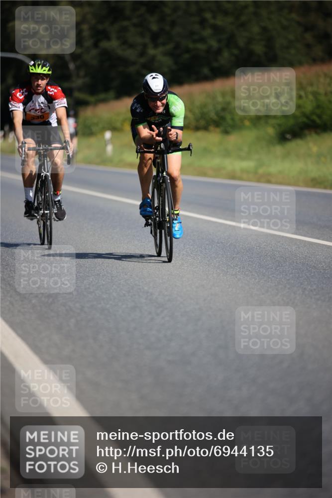 01.09.2024 - 17. Tribühne Triathlon H.Heesch http://msf.ph/oto/6944135 01.09.2024 11:36:34 Radfahren 309, 330, 341, 398, 409, 475, 545 meine-sportfotos.de
