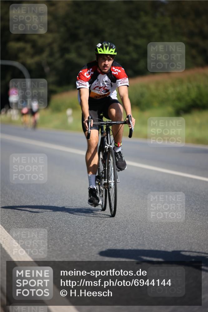 01.09.2024 - 17. Tribühne Triathlon H.Heesch http://msf.ph/oto/6944144 01.09.2024 11:36:35 Radfahren 309, 330, 341, 398, 409, 475, 545 meine-sportfotos.de