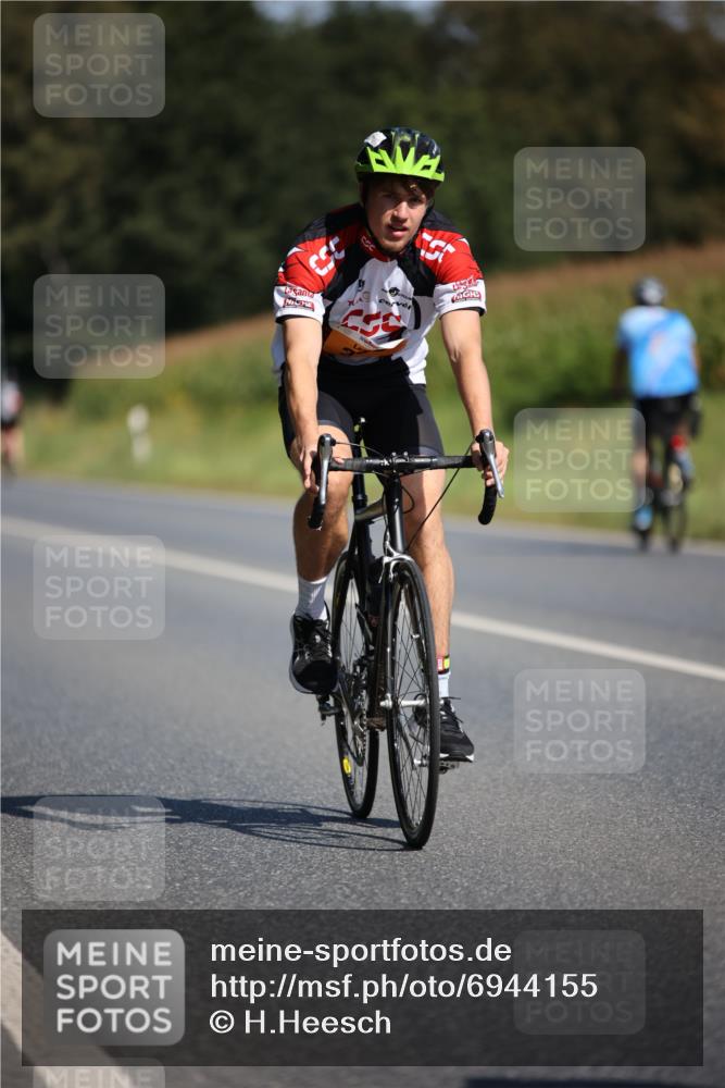 01.09.2024 - 17. Tribühne Triathlon H.Heesch http://msf.ph/oto/6944155 01.09.2024 11:36:35 Radfahren 309, 330, 341, 398, 409, 475, 545 meine-sportfotos.de