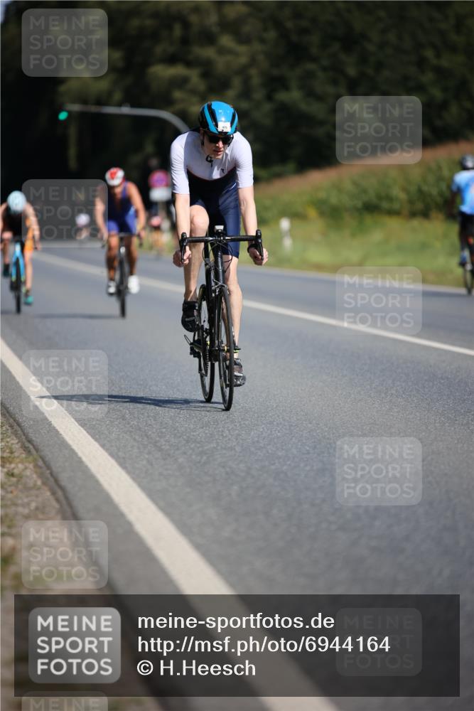 01.09.2024 - 17. Tribühne Triathlon H.Heesch http://msf.ph/oto/6944164 01.09.2024 11:36:36 Radfahren 309, 330, 341, 398, 409, 475, 545 meine-sportfotos.de