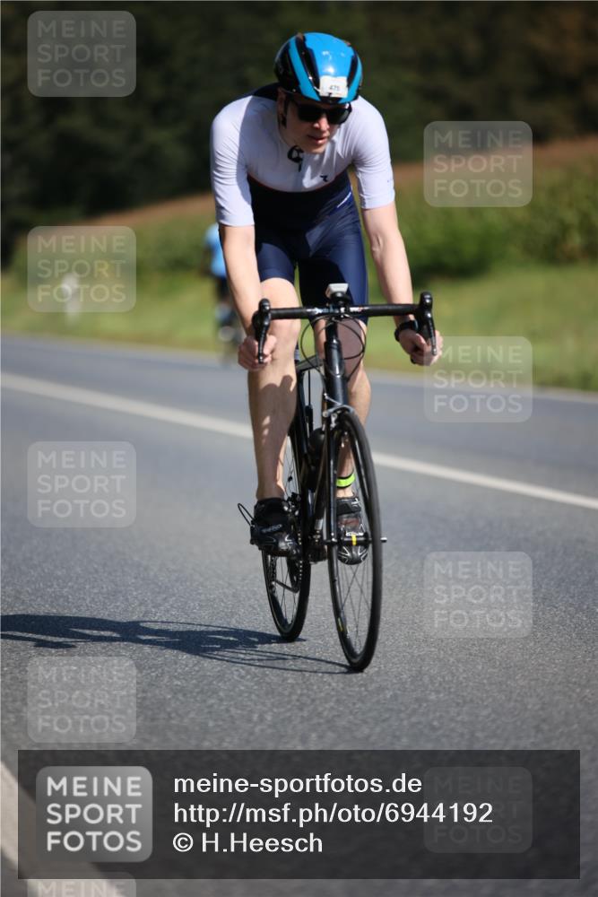 01.09.2024 - 17. Tribühne Triathlon H.Heesch http://msf.ph/oto/6944192 01.09.2024 11:36:37 Radfahren 309, 330, 341, 398, 409, 475 meine-sportfotos.de