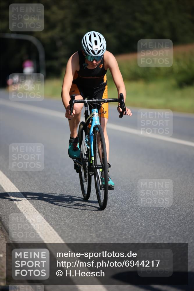 01.09.2024 - 17. Tribühne Triathlon H.Heesch http://msf.ph/oto/6944217 01.09.2024 11:36:40 Radfahren 309, 341, 395, 398, 409 meine-sportfotos.de