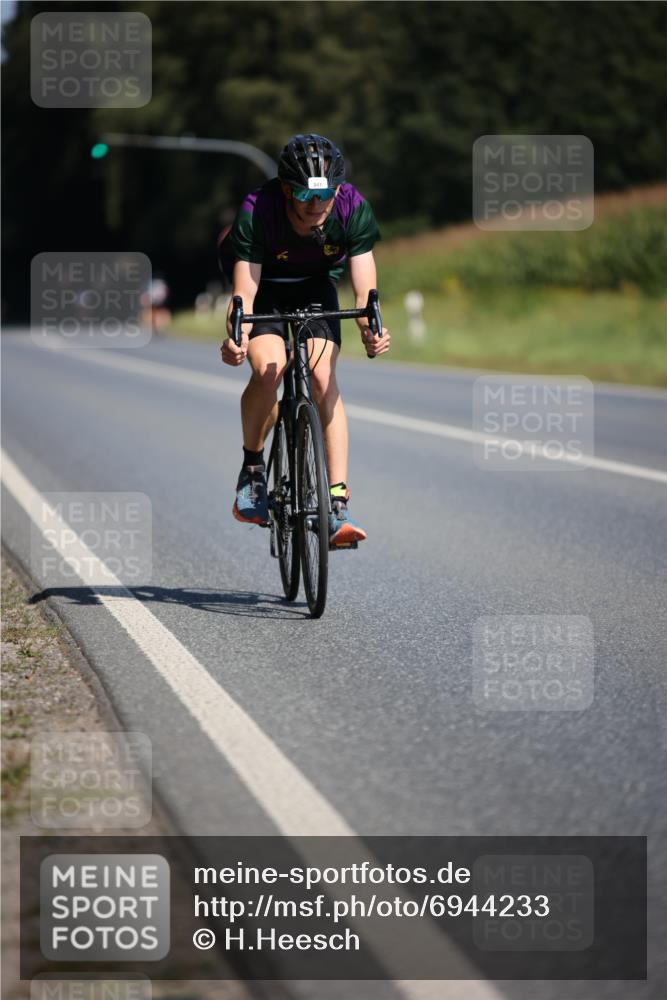 01.09.2024 - 17. Tribühne Triathlon H.Heesch http://msf.ph/oto/6944233 01.09.2024 11:36:43 Radfahren 309, 341, 395, 398, 486 meine-sportfotos.de