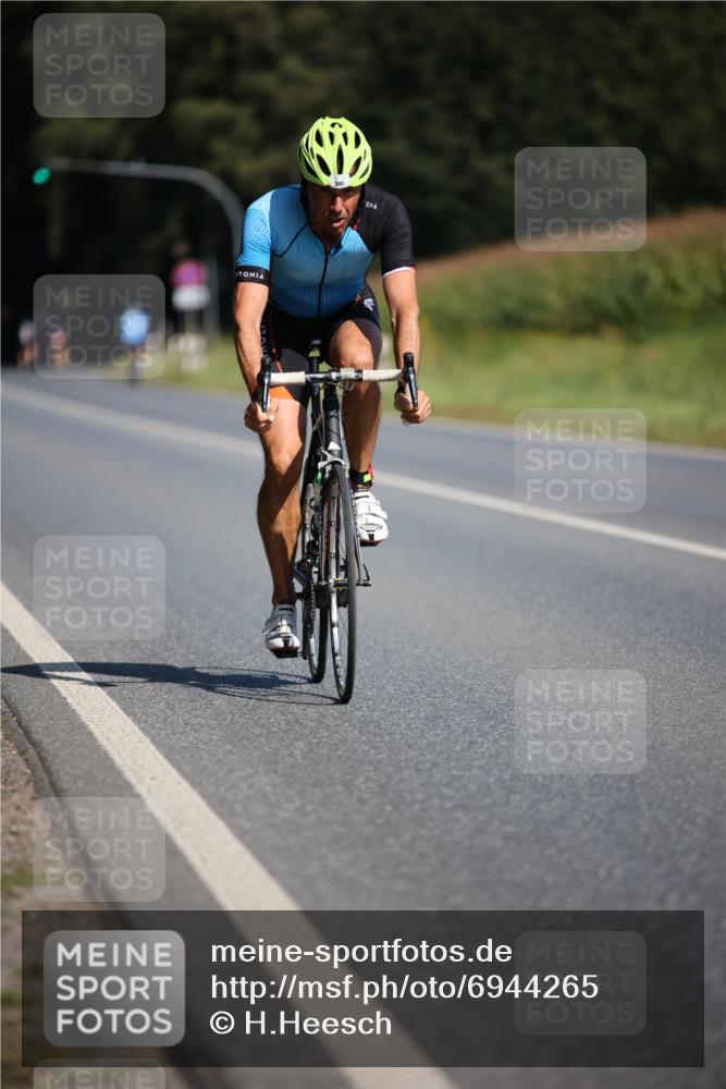 01.09.2024 - 17. Tribühne Triathlon H.Heesch http://msf.ph/oto/6944265 01.09.2024 11:36:48 Radfahren 395, 485, 486 meine-sportfotos.de