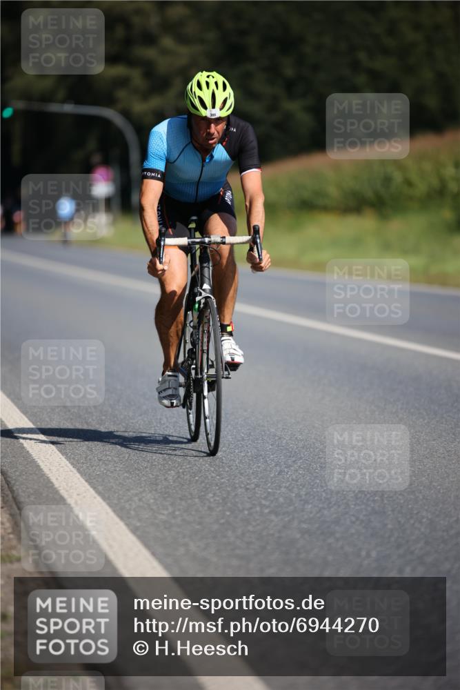 01.09.2024 - 17. Tribühne Triathlon H.Heesch http://msf.ph/oto/6944270 01.09.2024 11:36:48 Radfahren 395, 485, 486 meine-sportfotos.de