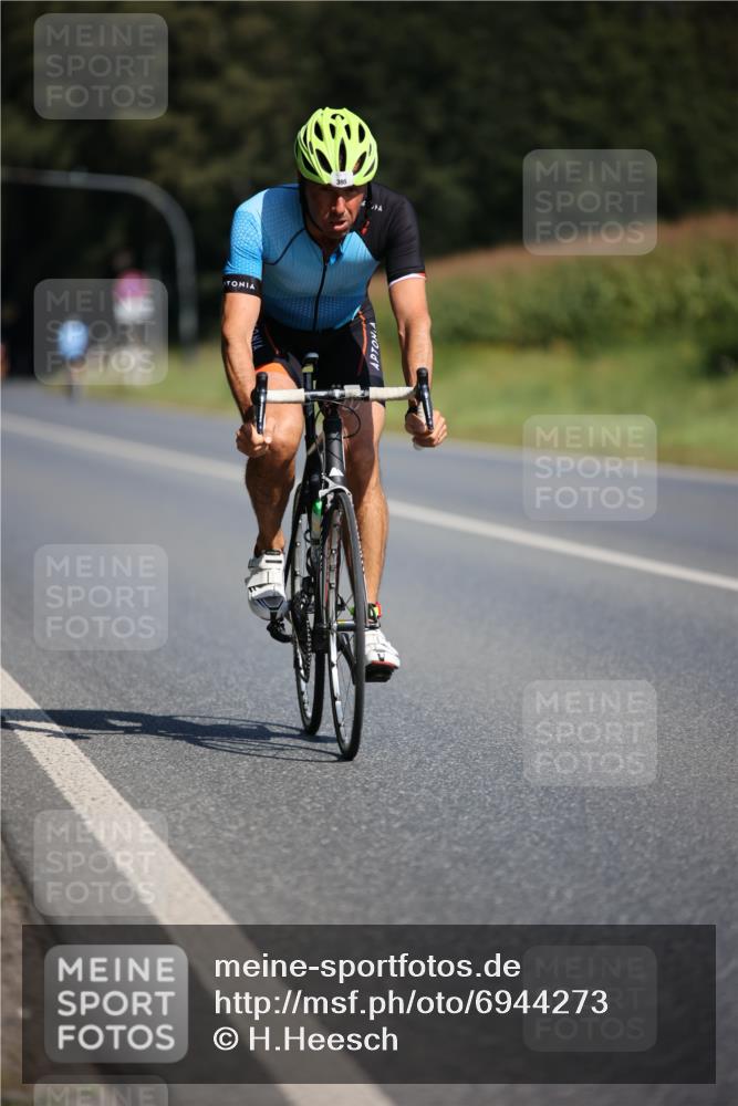 01.09.2024 - 17. Tribühne Triathlon H.Heesch http://msf.ph/oto/6944273 01.09.2024 11:36:48 Radfahren 395, 485, 486 meine-sportfotos.de