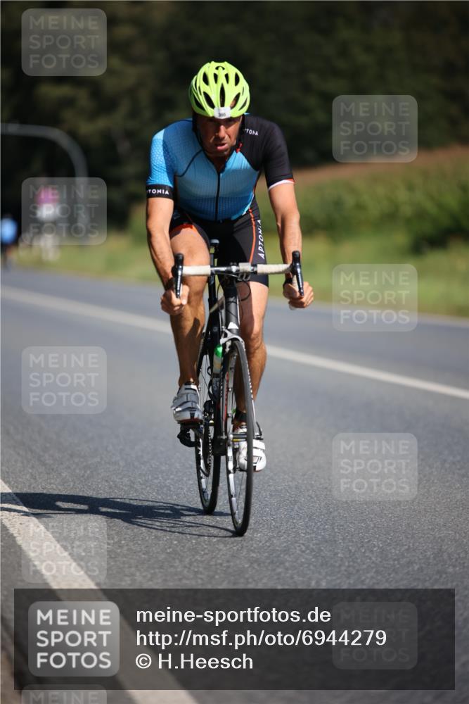 01.09.2024 - 17. Tribühne Triathlon H.Heesch http://msf.ph/oto/6944279 01.09.2024 11:36:49 Radfahren 395, 485, 486, 509 meine-sportfotos.de