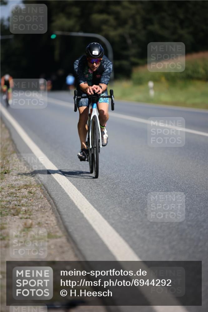01.09.2024 - 17. Tribühne Triathlon H.Heesch http://msf.ph/oto/6944292 01.09.2024 11:36:51 Radfahren 395, 485, 486, 509 meine-sportfotos.de