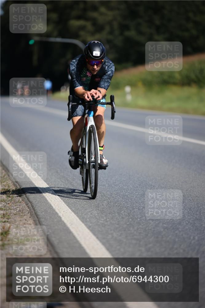 01.09.2024 - 17. Tribühne Triathlon H.Heesch http://msf.ph/oto/6944300 01.09.2024 11:36:51 Radfahren 395, 485, 486, 509 meine-sportfotos.de