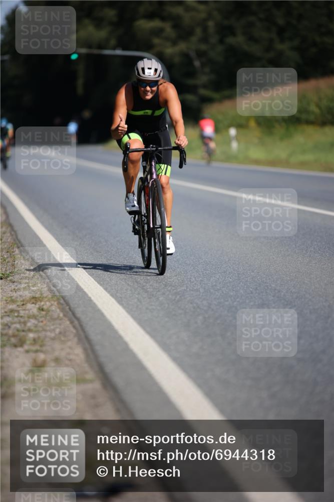 01.09.2024 - 17. Tribühne Triathlon H.Heesch http://msf.ph/oto/6944318 01.09.2024 11:36:58 Radfahren 423, 485, 509 meine-sportfotos.de