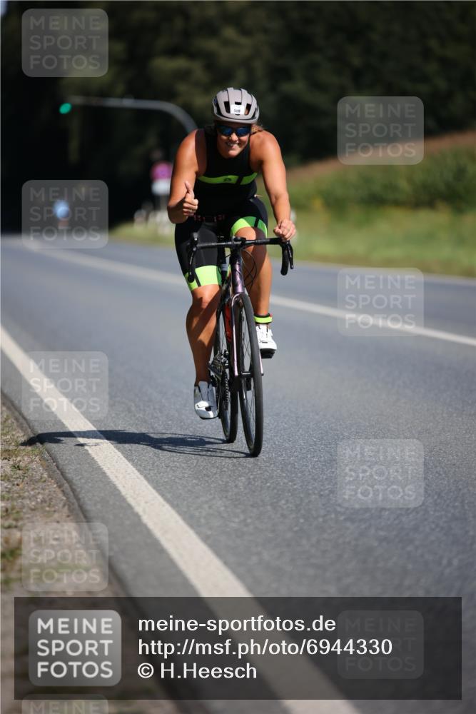 01.09.2024 - 17. Tribühne Triathlon H.Heesch http://msf.ph/oto/6944330 01.09.2024 11:36:58 Radfahren 423, 485, 509 meine-sportfotos.de