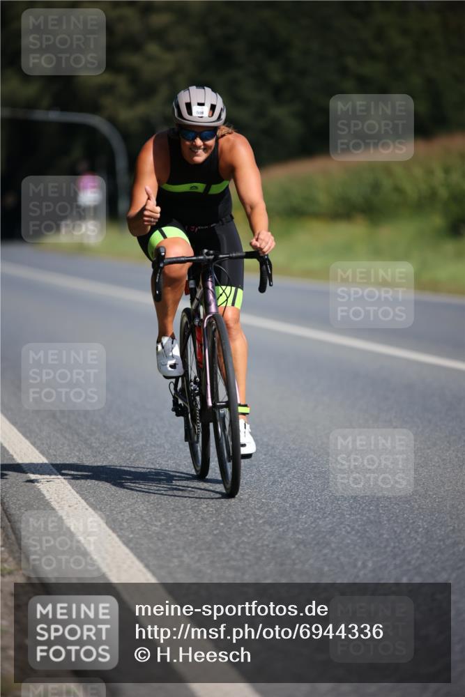 01.09.2024 - 17. Tribühne Triathlon H.Heesch http://msf.ph/oto/6944336 01.09.2024 11:36:58 Radfahren 423, 485, 509 meine-sportfotos.de