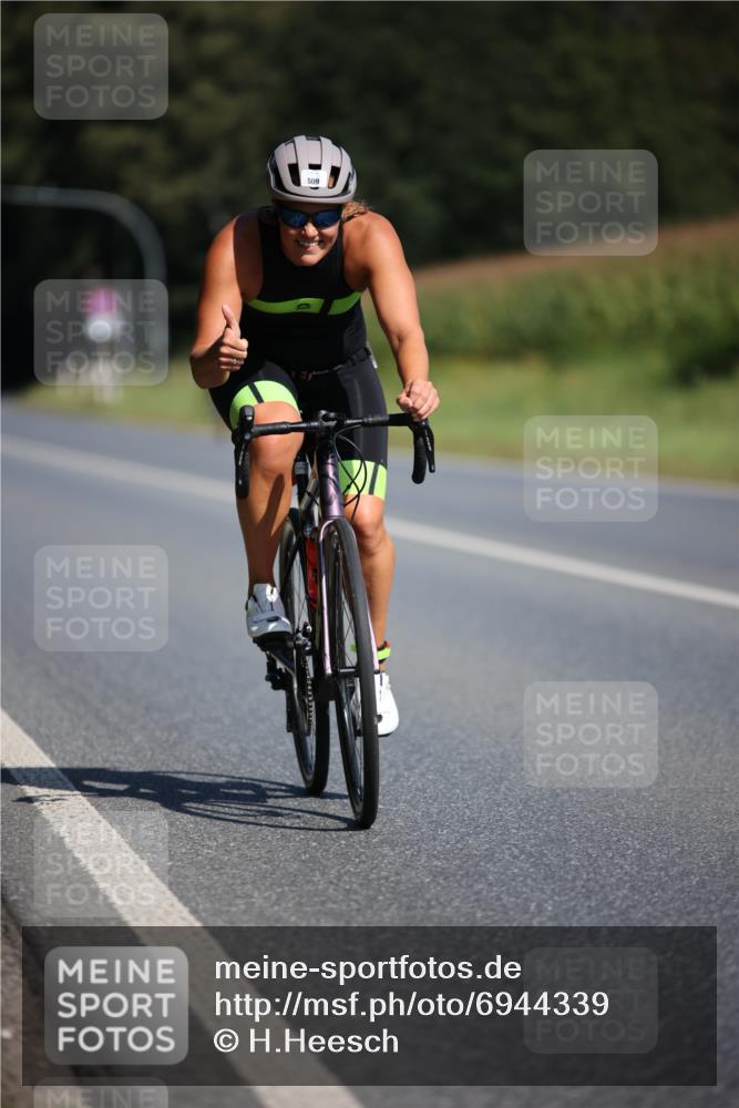 01.09.2024 - 17. Tribühne Triathlon H.Heesch http://msf.ph/oto/6944339 01.09.2024 11:36:58 Radfahren 423, 485, 509 meine-sportfotos.de
